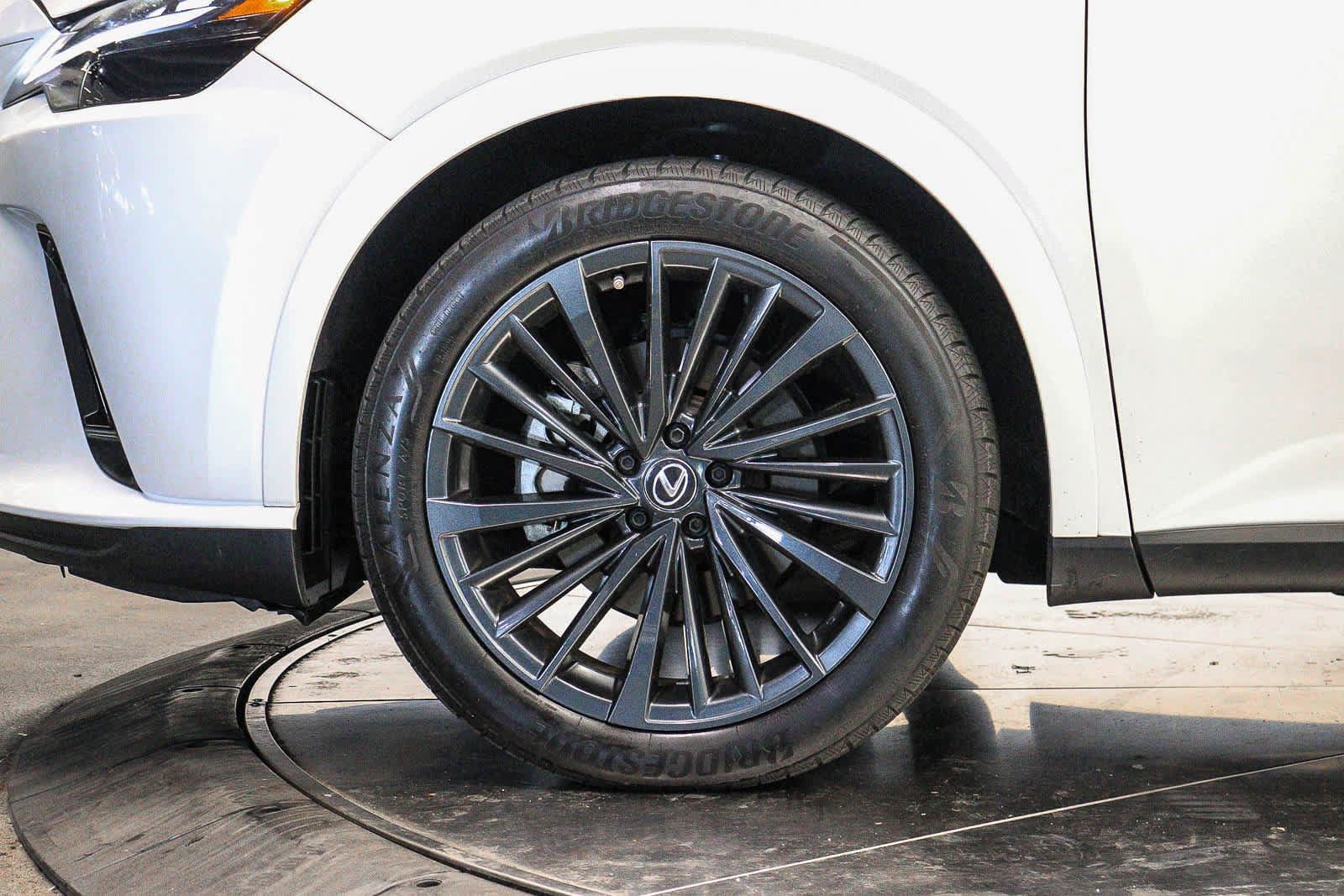 Used 2025 Lexus RX 350 Premium w/ Convenience Package FWD image 9