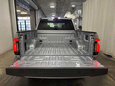 Used 2023 Ford F150 Lightning XLT image 39