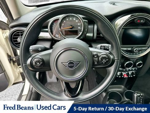 Used 2021 MINI Cooper 4-Door Hardtop FWD image 16