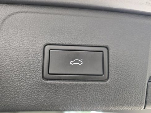 Used 2022 Volkswagen Atlas SEL AWD/4WD image 40