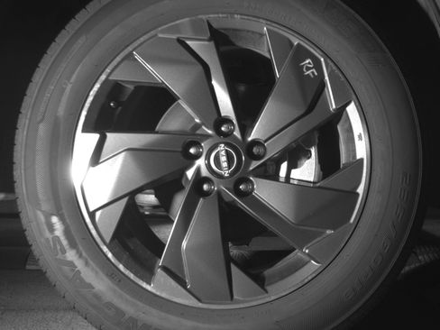 Used 2025 Nissan Rogue SV FWD image 13