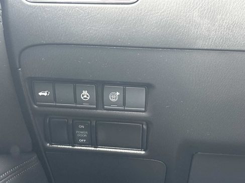 Used 2024 Nissan Armada SL w/ Captain's Chairs Package AWD/4WD image 27