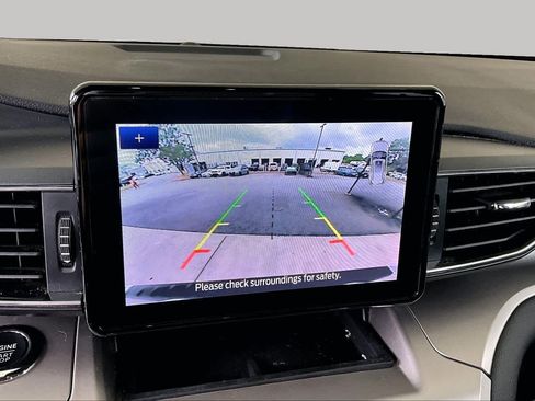 Used 2022 Ford Explorer XLT w/ Equipment Group 202A RWD image 29