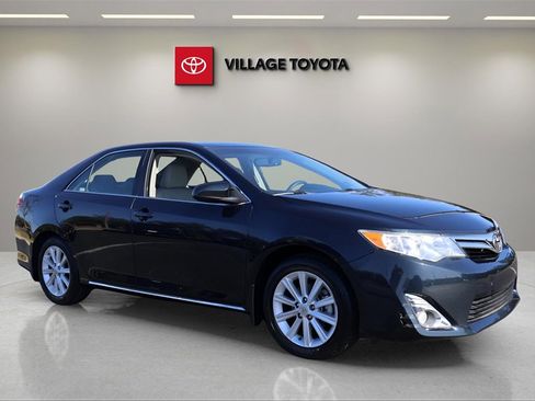 Used 2014 Toyota Camry XLE image 7