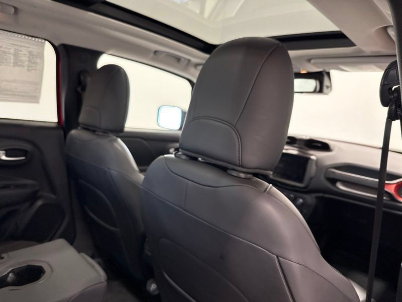 Used 2020 Jeep Renegade Trailhawk w/ Premium Leather Group AWD/4WD image 12