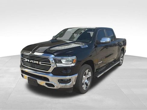 Used 2023 RAM 1500 Laramie AWD/4WD image 6