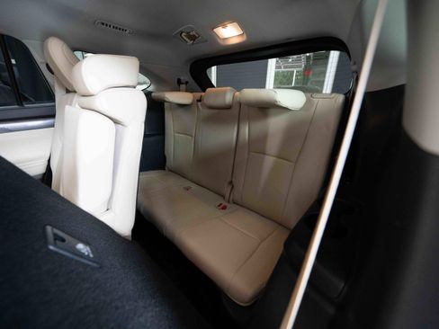 Used 2020 Toyota Highlander Limited AWD/4WD image 24