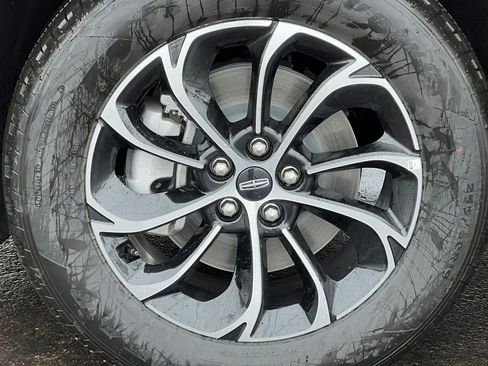 New 2026 Lincoln Nautilus Premier image 5