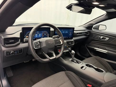 Used 2024 Ford Mustang GT RWD image 9