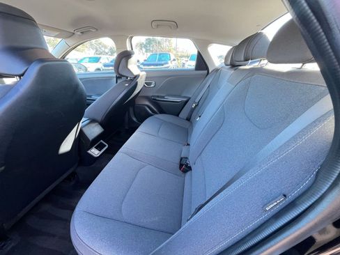 Used 2025 Kia K4 LXS image 24