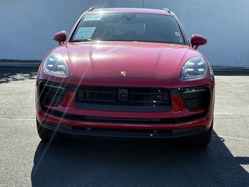 Used 2025 Porsche Macan AWD/4WD image 6