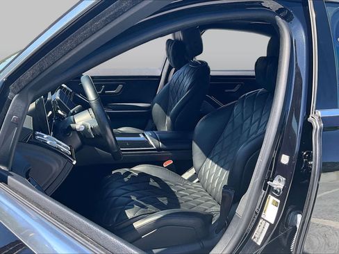 Used 2022 Mercedes-Benz S 580 4MATIC Sedan w/ AMG Line Package image 8