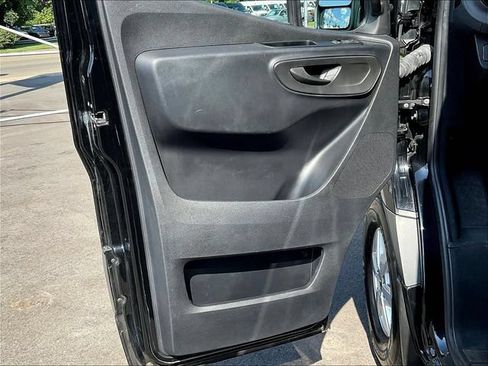 Used 2023 Mercedes-Benz Sprinter 2500 image 18