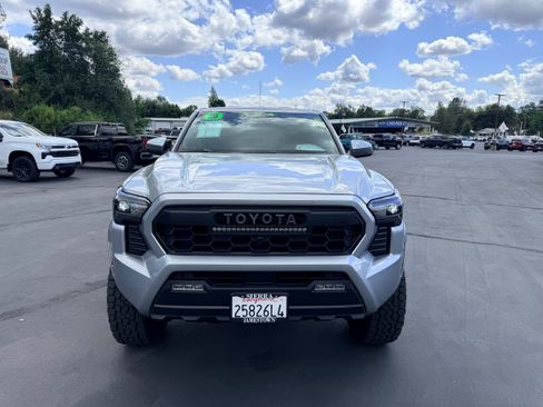 Used 2026 Toyota Tacoma SR5 AWD/4WD image 3