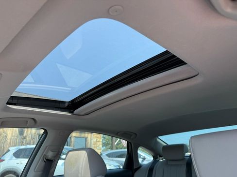 Used 2018 Honda Accord Touring image 8