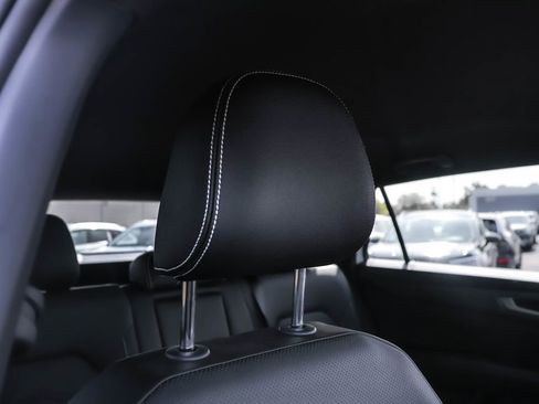 Certified 2025 Volkswagen Atlas Cross Sport SE image 36