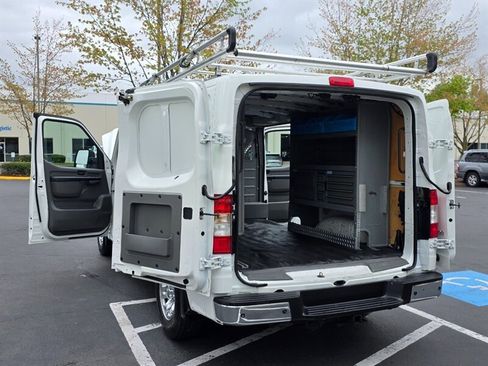 Used 2018 Nissan NV 3500 SL image 28