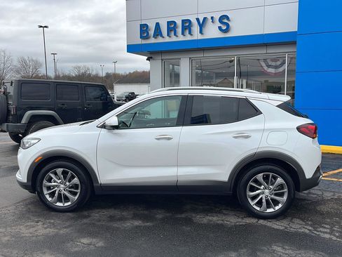 Used 2022 Buick Encore GX Essence w/ Advanced Technology Package image 2