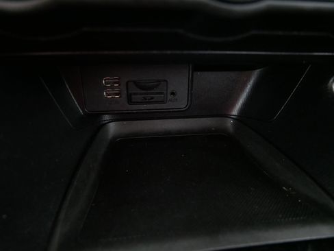 Used 2018 MAZDA MAZDA3 Sport image 29