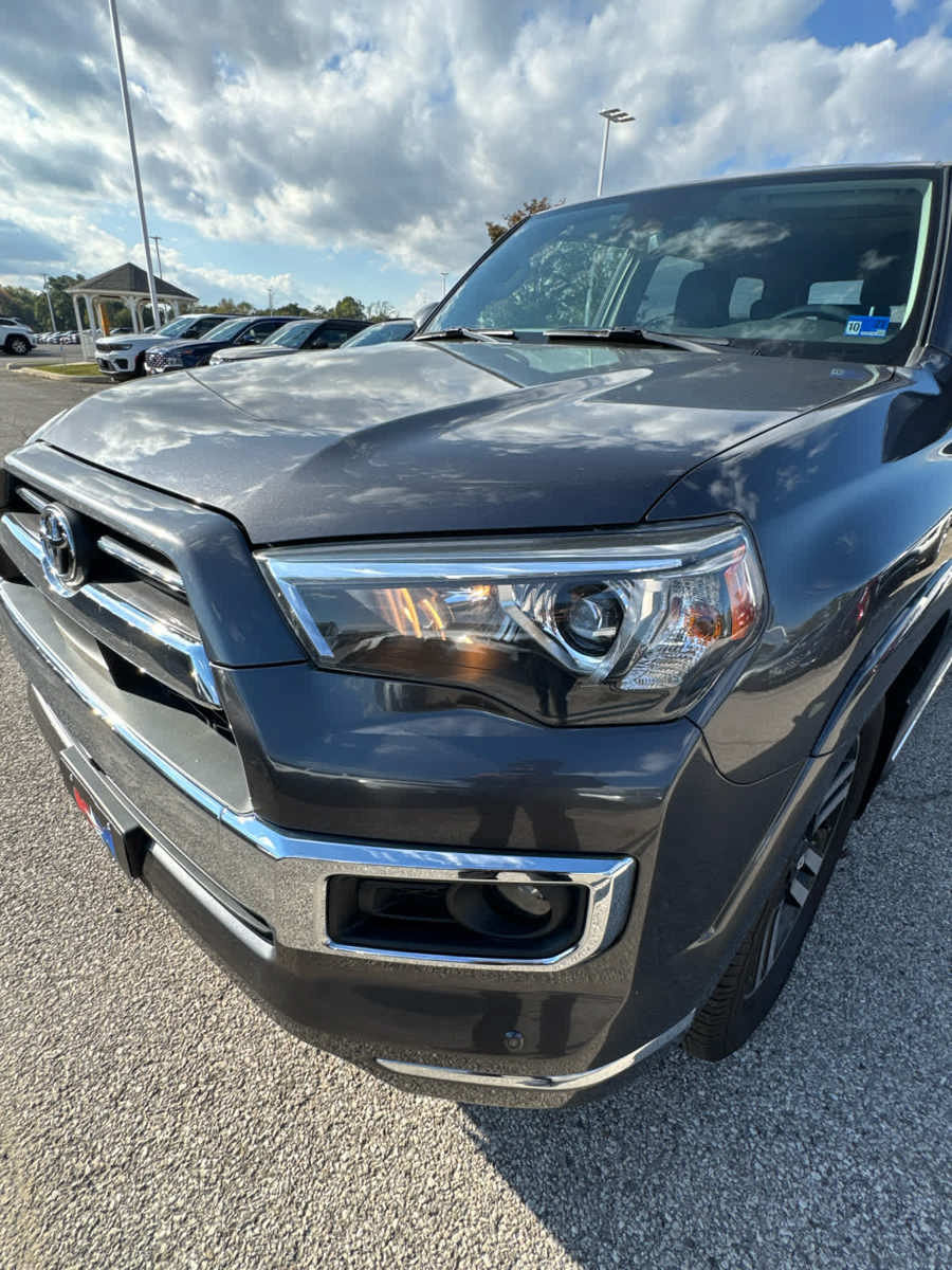 Used 2023 Toyota 4Runner Limited AWD/4WD image 23