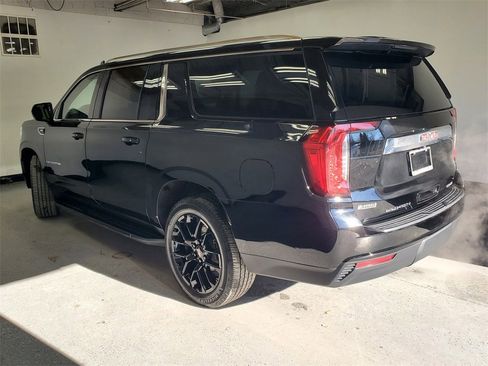 Used 2022 GMC Yukon XL SLE image 4
