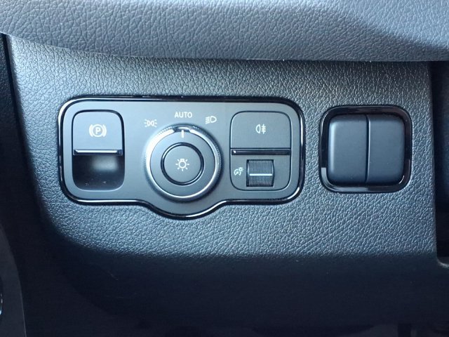 New 2025 Mercedes-Benz eSprinter 170 Cargo image 8