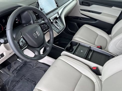 Certified 2025 Honda Odyssey EX-L image 14