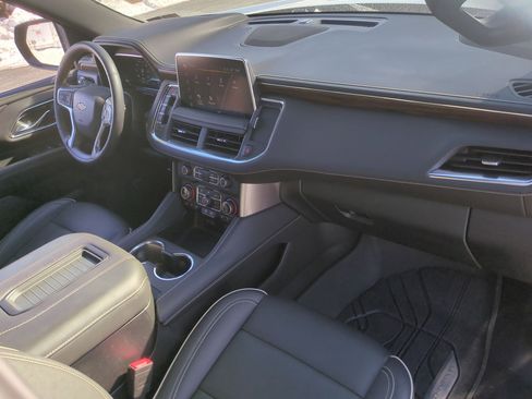 Certified 2024 Chevrolet Suburban Premier w/ Premium Package image 30