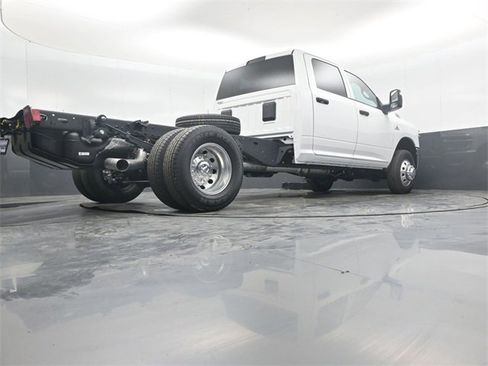 New 2026 RAM 3500 Tradesman w/ Chrome Appearance Group image 40