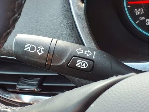 Used 2023 Chevrolet Traverse LT FWD image 28