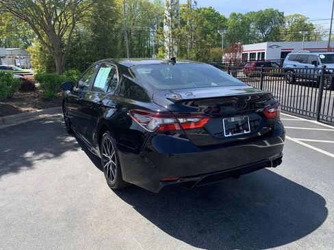 Used 2023 Toyota Camry SE image 6