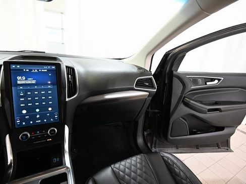 Used 2024 Ford Edge Titanium image 29