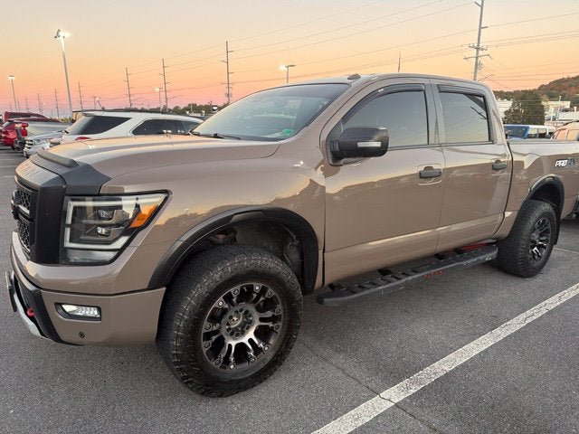 Used 2020 Nissan Titan PRO-4X w/ Pro-4x Convenience Package AWD/4WD image 4