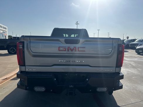 Used 2025 GMC Sierra 3500 Denali w/ Denali Reserve Package AWD/4WD image 4