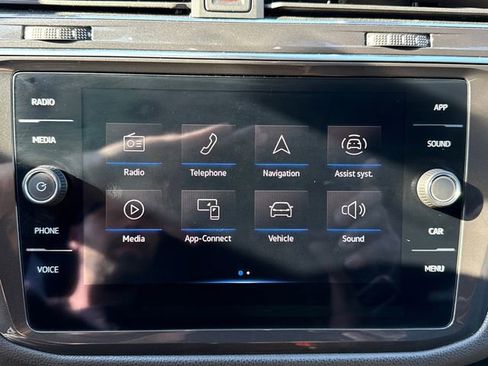 Used 2023 Volkswagen Tiguan SE R-Line image 18