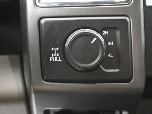 Used 2018 Ford F250 XLT w/ XLT Premium Package AWD/4WD image 16