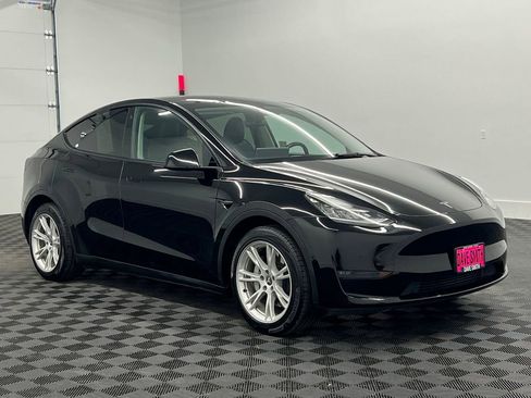 Used 2021 Tesla Model Y Long Range image 6
