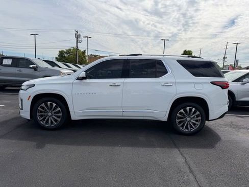 Certified 2022 Chevrolet Traverse Premier FWD image 4