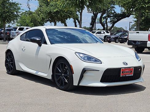 Used 2023 Toyota GR86 Premium RWD image 7