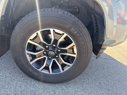 Used 2023 Toyota Tacoma TRD Sport image 29