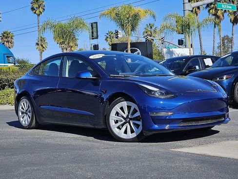 Used 2023 Tesla Model 3 Standard Range image 4