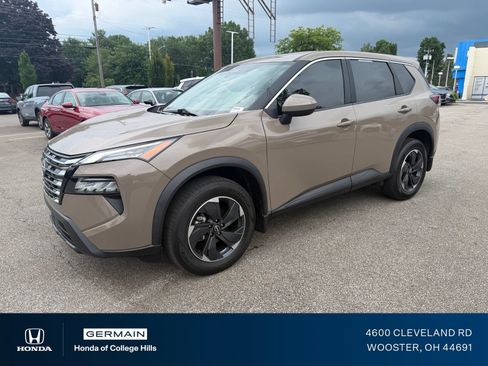 Used 2024 Nissan Rogue SV AWD/4WD image 1