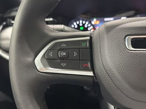 Used 2024 Jeep Compass Latitude image 34