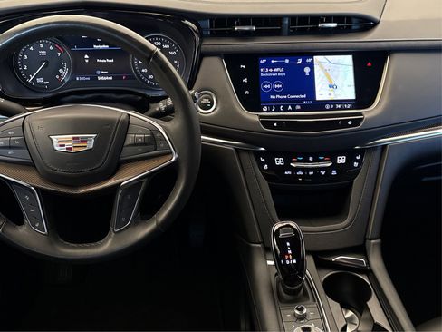 Used 2022 Cadillac XT5 Premium Luxury w/ Platinum Package image 16
