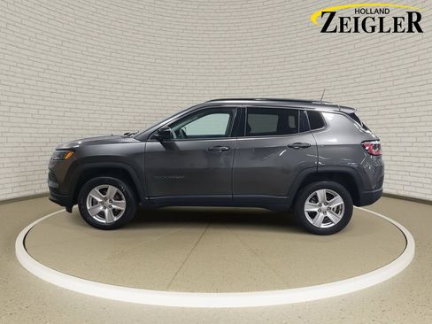 Used 2022 Jeep Compass Latitude image 8