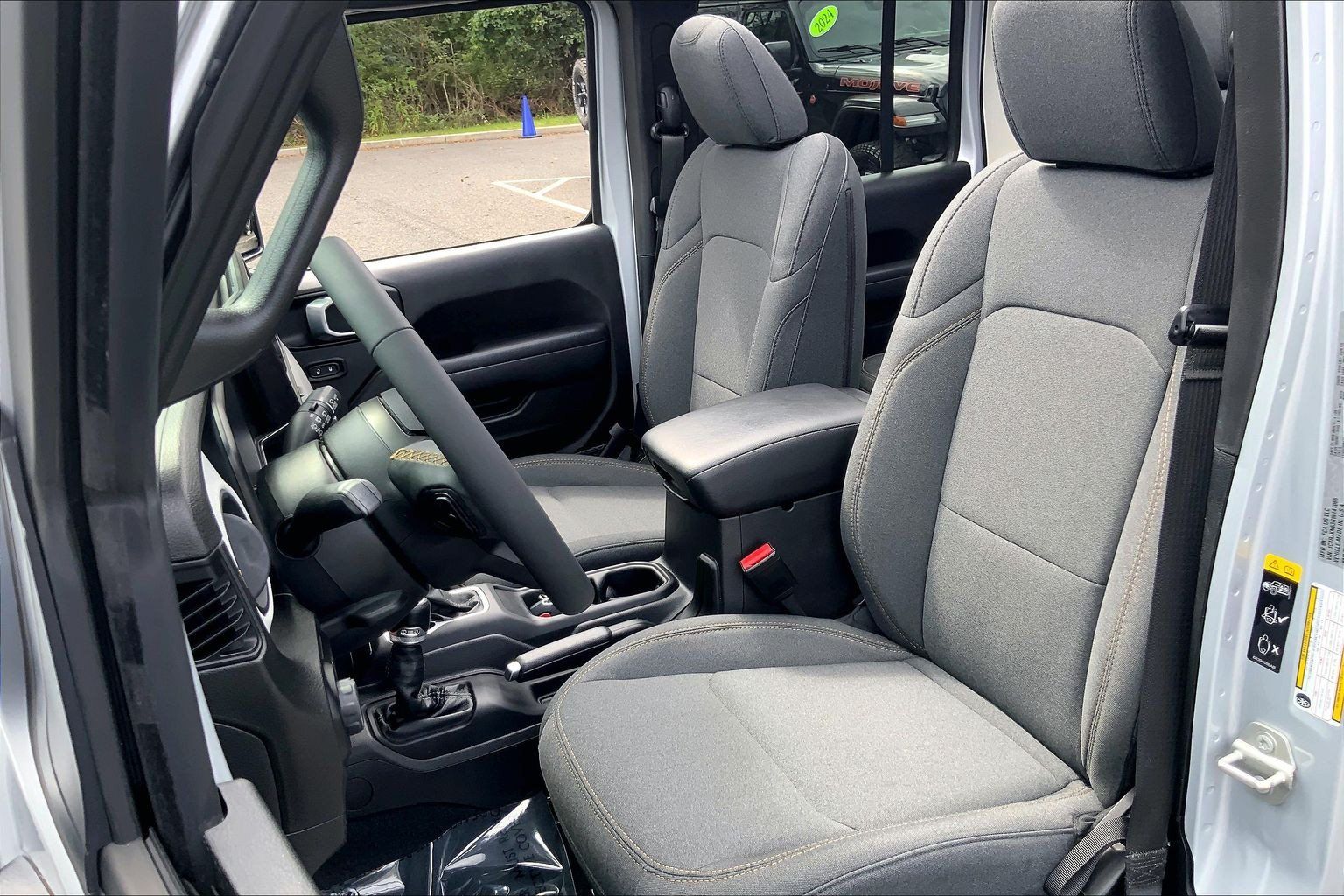 Certified 2024 Jeep Wrangler Unlimited AWD/4WD image 8