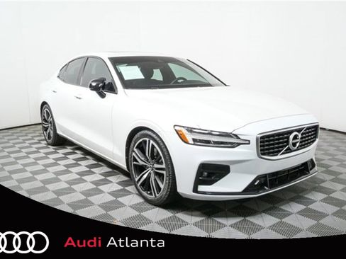 Used 2019 Volvo S60 T6 R-Design image 1