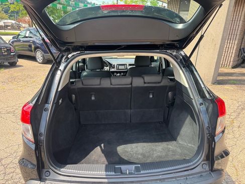 Used 2020 Honda HR-V LX image 12