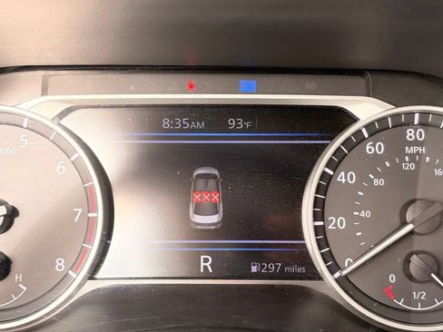 Used 2025 Nissan Sentra SV FWD image 32