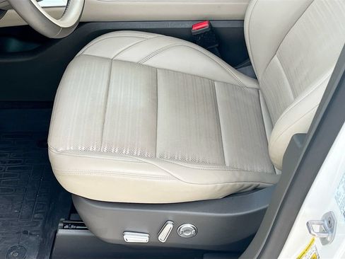 Used 2025 Lincoln Nautilus Reserve AWD/4WD image 20